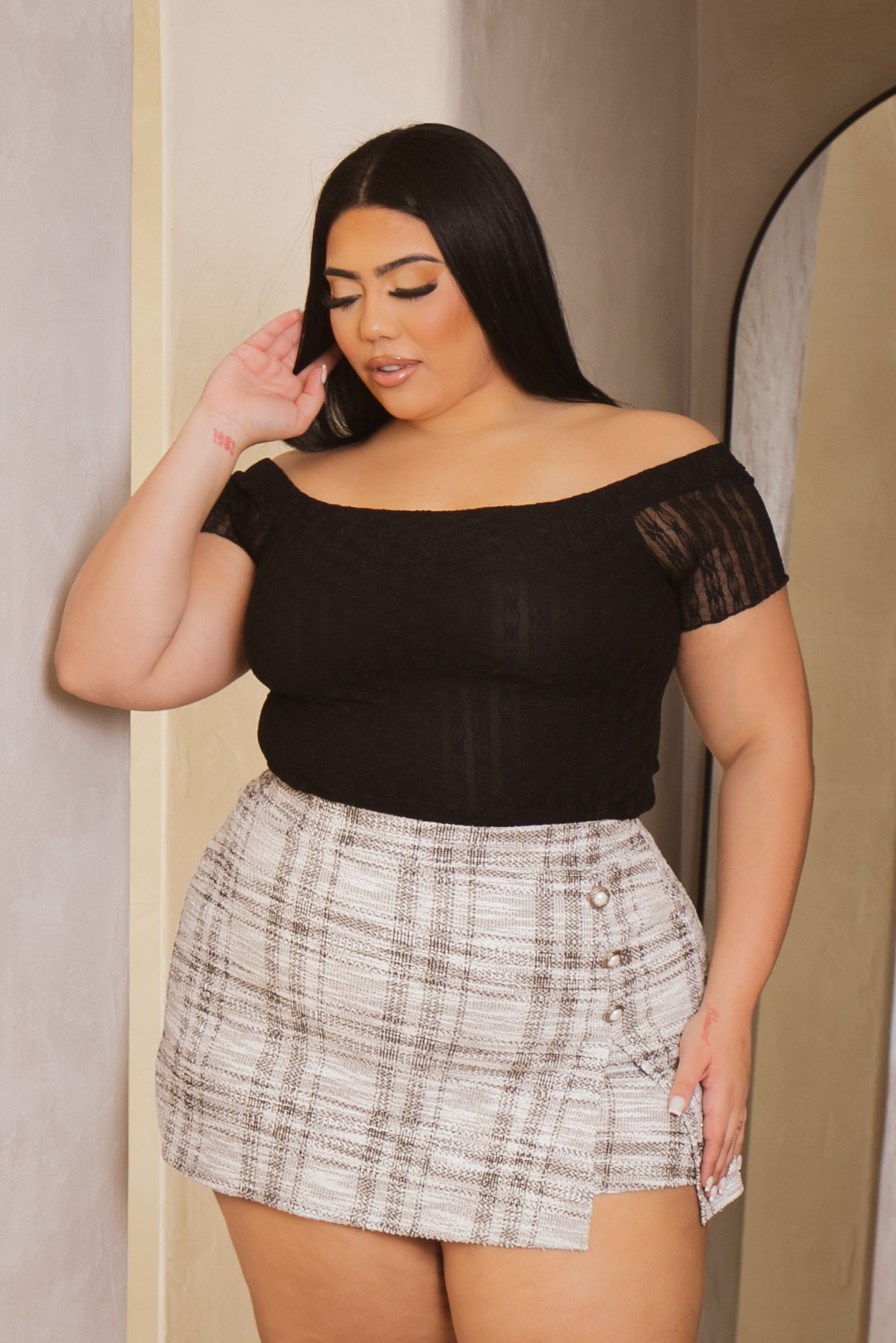 Curvy Sense Bottoms 1X / Black Plus Size Alizee Pearl Button  Skort- Black